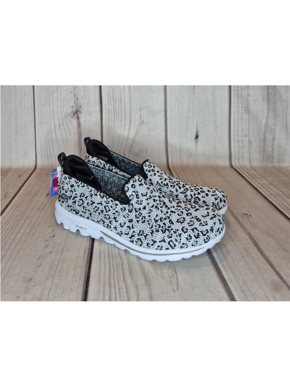 Skechers Women's Size 10 Go Walk Stretch Slip-On Shoes Classic Animal Print